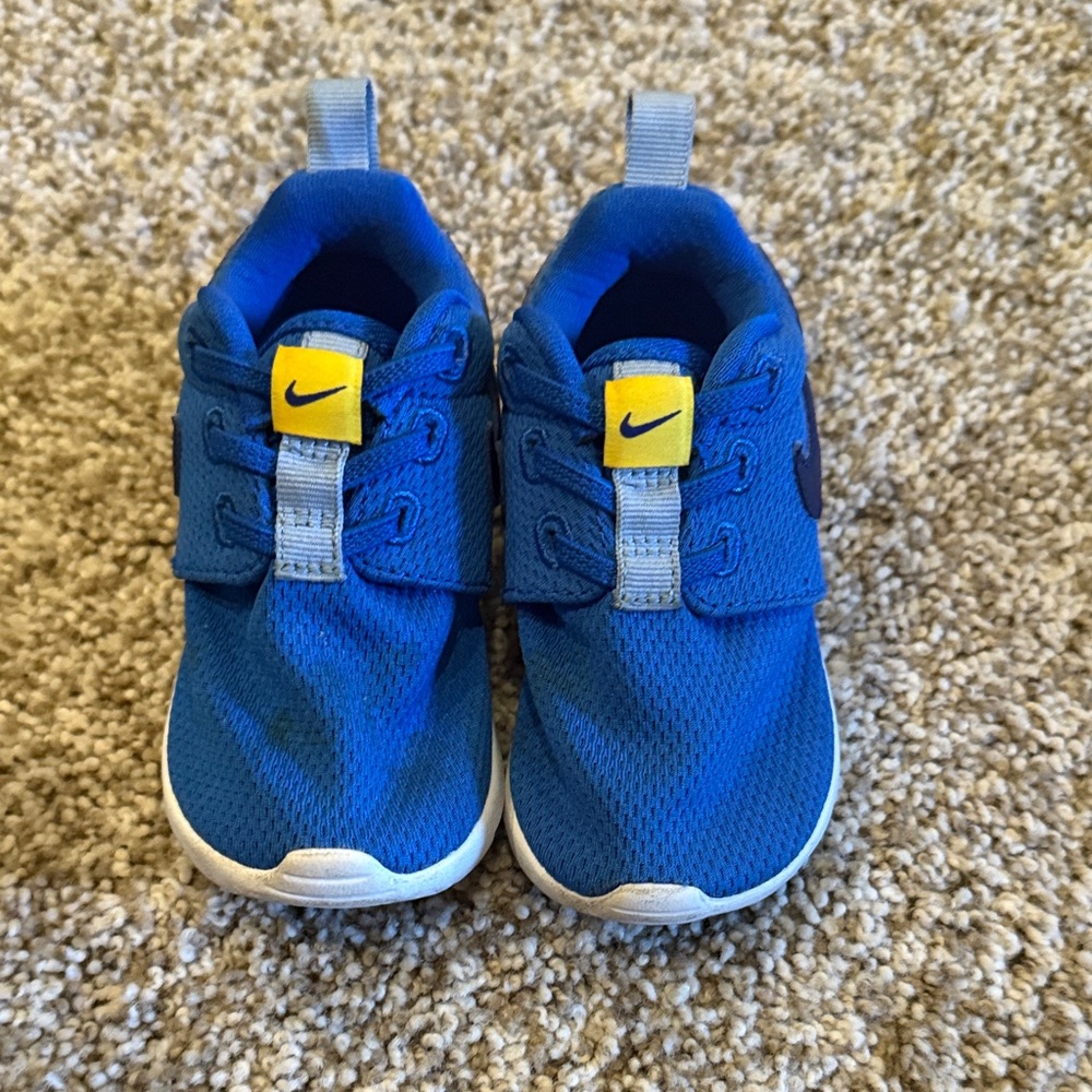 Nike Kids Royal Blue and Yellow Sneakers